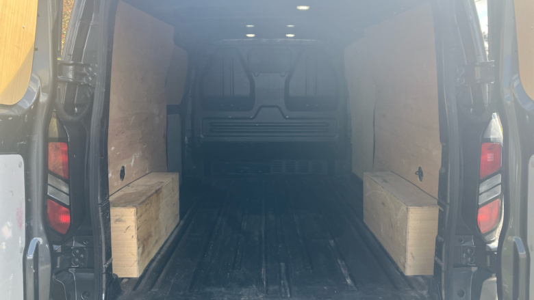 Ford Transit Custom 300 L2 Diesel Fwd 2.0 EcoBlue 136ps H1 Van Limited